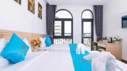 Phòng Deluxe Triple tại khách sạn Euro Star Riverside Đà Nẵng