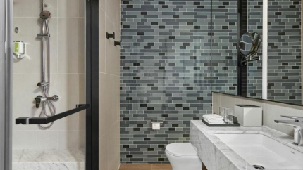 Tiện ích phòng tắm của Fairfield By Marriott South Bình Dương Hotel 5*