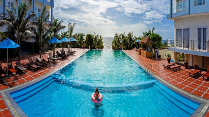 Bể Bơi Ngoài Trời