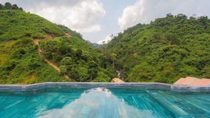 Bể bơi ngoài trời