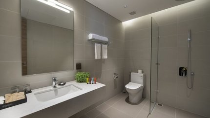 Phòng tắm rộng rãi