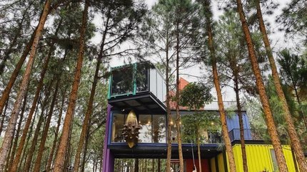 Container Bar tại khu rừng thông.