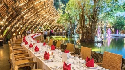 Nhà hàng Bamboo Wings với vẻ sang trọng, đẳng cấp.