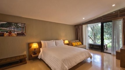 Phòng Hilltop Villa  Forest Villa tại khu nghỉ dưỡng.