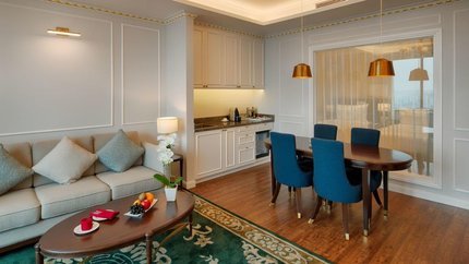 Phòng Bao Gồm Cả Phòng Khách Và Bếp Nhỏ