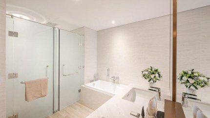 Khu vực phòng tắm vô cùng rộng rãi