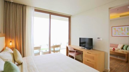 Phòng ngủ mang một tông màu ấm cúng