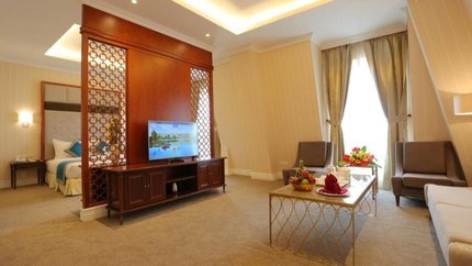 Phòng có không gian phòng khách rộng rãi thư giãn
