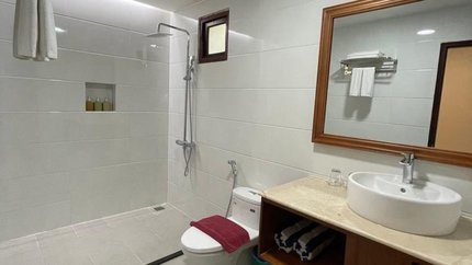 Phòng vệ sinh khép kín với đầy đủ tiện nghi