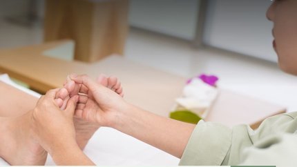 Dịch vụ ấn huyệt cho khách hàng