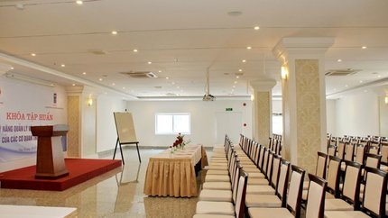 Phòng họp hội nghị rộng rãi