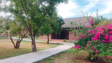 Bungalow Garden View