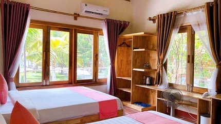 Nội thất phòng làm bằng gỗ vô cùng hiện đại