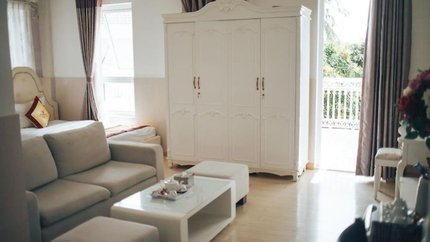 Phòng được thiết kế chủ đạo là màu trắng trang nhã