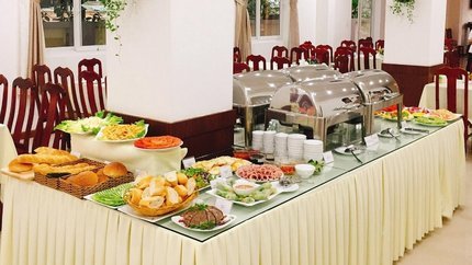Quầy buffet đa dạng