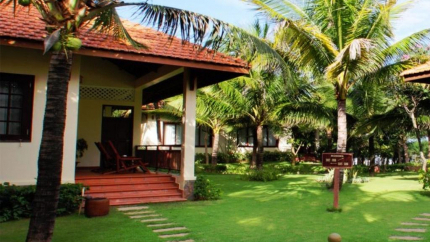 Phòng Superior Garden View tại Golden Coast Resort