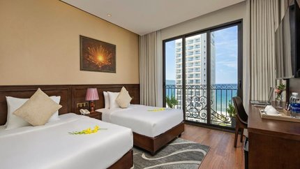 Căn phòng với góc nhìn ra thành phố