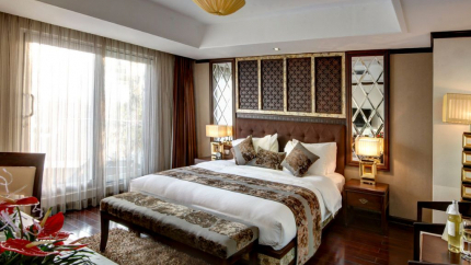 Junior Suite tại khách sạn Golden Lotus Luxury