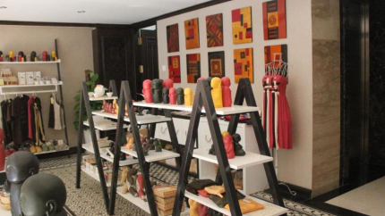 Quầy lưu niệm tại Hà Nội Golden Lotus Luxury