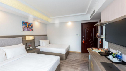 Phòng Superior Triple Tại Golden Rose Đà Nẵng Hotel