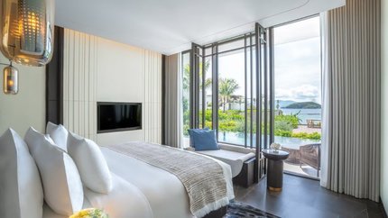 Beachfront One Bedroom with Pool