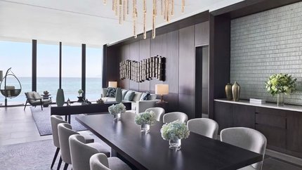 Oceanfront One Bedroom with Pool