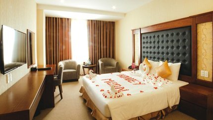 Phòng được trang trí rất lãng mạn