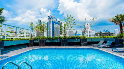 Bể bơi ngoài trời