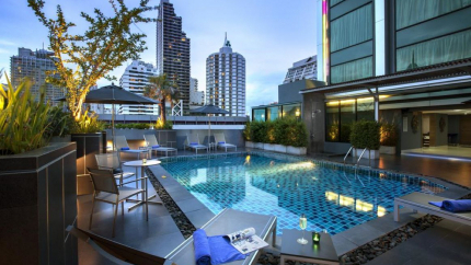 Bể bơi ngoài trời