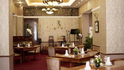 Nhà hàng khách sạn