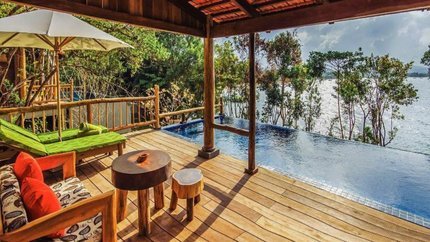 Ban công và hồ bơi riêng