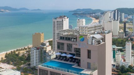 Khách sạn nhìn từ trên cao