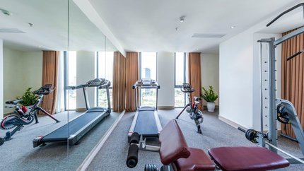 Phòng thể dục với thiết bị hiện đại