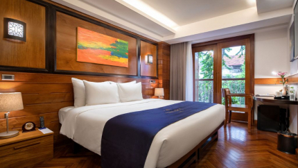 Phòng Premier Balcony City View tại Hai Bay Hà Nội