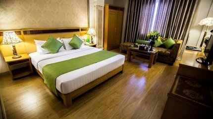 Căn phòng với tông trắng sáng