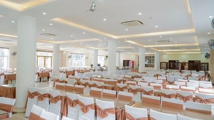 Nhà hàng tại khách sạn