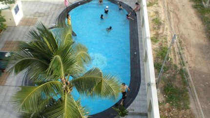 Hồ bơi ngoài trời