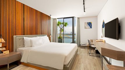 Deluxe Riverfront with balcony