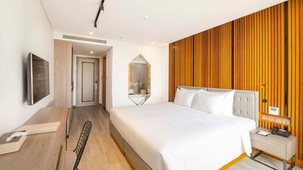 Deluxe Riverview Double Bedroom