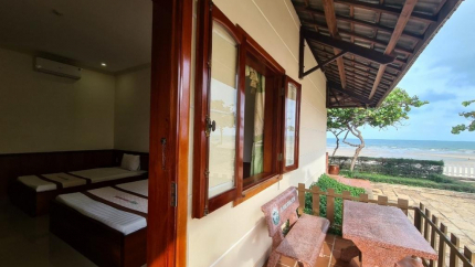 Phòng Superior Triple Hướng Vườn tại Haiduong Intourco Resort 3 sao