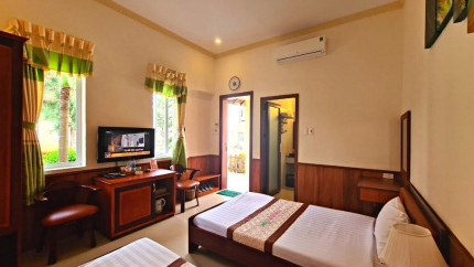 Phòng Deluxe Villa I Hướng Phố tại khu nghỉ dưỡng 3 sao Haiduong Intourco