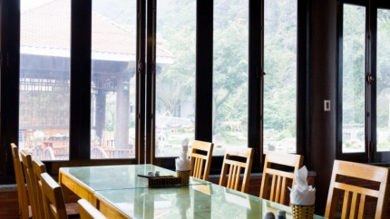 Nhà Hàng Hang Mua Resort 3*