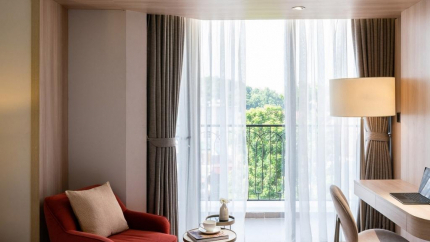 Phòng Deluxe City View tại khách sạn Hanoi Le Jardin 4 sao