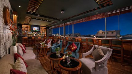 Quán bar trên tầng cao