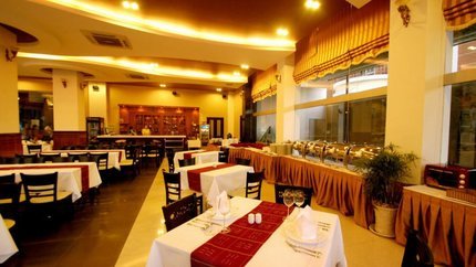 Nhà hàng mang phong cách Á - Âu