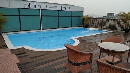 Hồ bơi trên tầng thượng