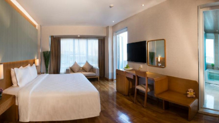 Club City View Room