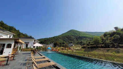 Hồ Bơi Ngoài Trời