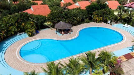 Hồ bơi ngoài trời Hawaii Resort Phú Quốc