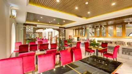 Không gian nhà hàng Heaven Gate Hotel